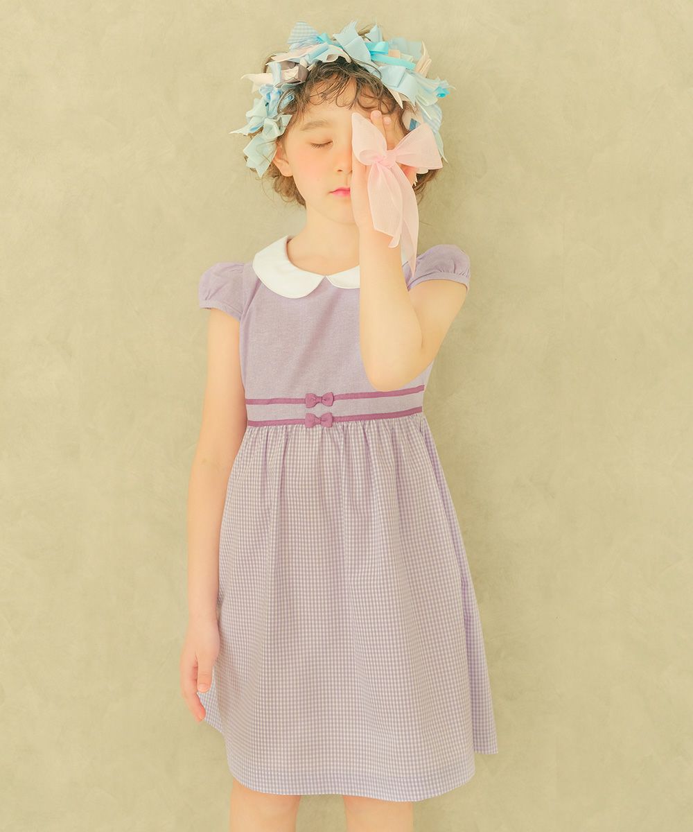 ベビー服 女の子 ギンガムチェック柄襟付きワンピース パープル(91) モデル画像全身