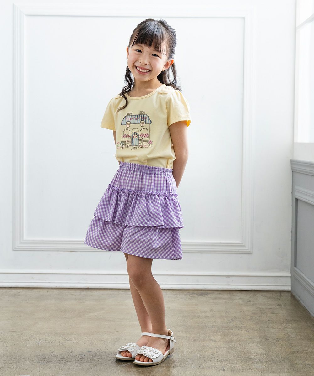 ベビー服 女の子 綿100％お花＆おうち刺繍Tシャツ イエロー(04) モデル画像全身