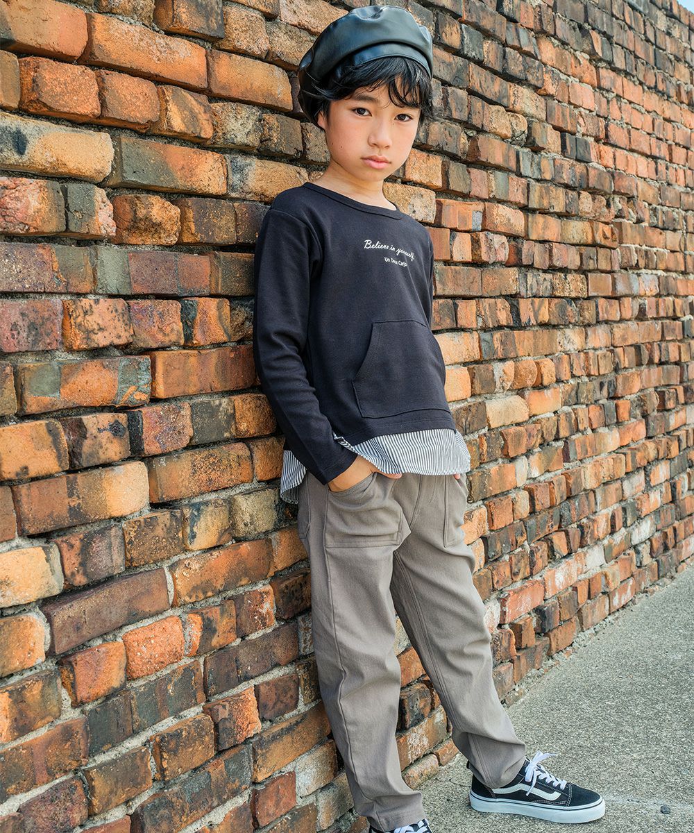 子供服 男の子 Tシャツ　レイヤード風　ポケット　文字入り　バックプリント　本体綿１００％ ブラック(00) モデル画像全身