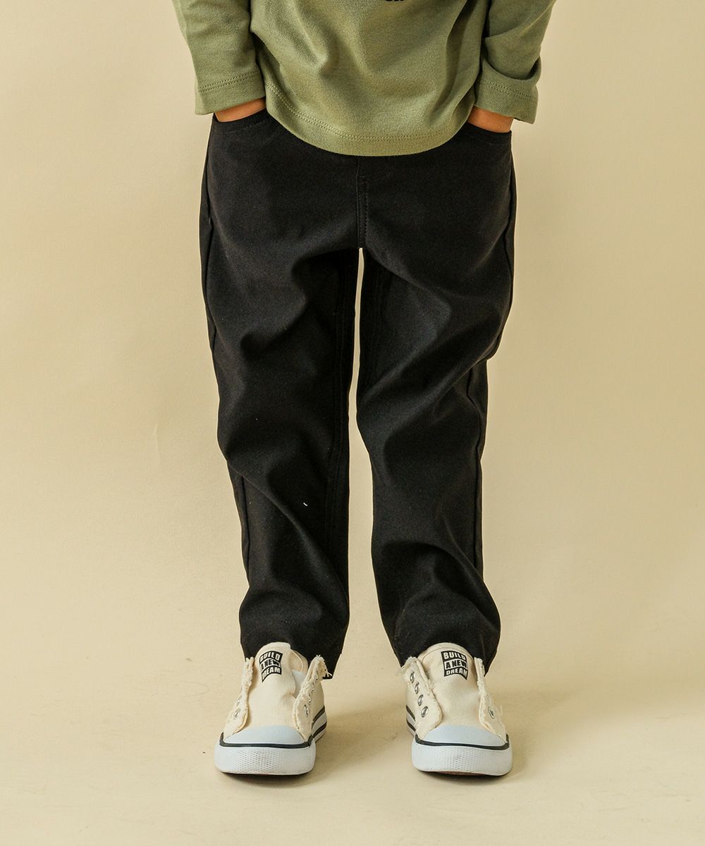 ベビー服 男の子 ロゴ入りポケット付き10分丈ストレッチパンツ ブラック(00) モデル画像アップ