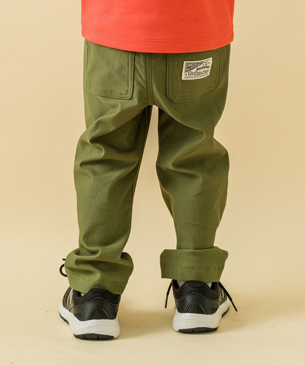 ベビー服 男の子 ロゴ入りポケット付き10分丈ストレッチパンツ カーキ(82) モデル画像全身