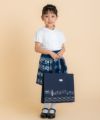 子供服 女の子 音符プリントトートバッグ ネイビー(06) モデル画像4