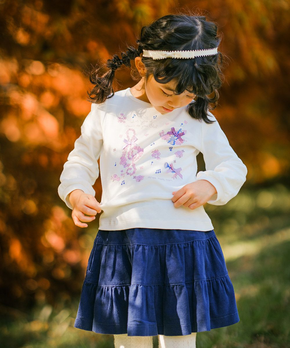 子供服 女の子 綿100％音符楽器お花プリントリボンつきTシャツ オフホワイト(11) モデル画像