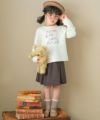 子供服 女の子 ロゴ刺繍リボン裏毛トレーナー アイボリー(12) モデル画像全身
