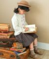 子供服 女の子 ロゴ刺繍リボン裏毛トレーナー アイボリー(12) モデル画像1
