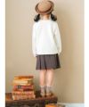 子供服 女の子 ロゴ刺繍リボン裏毛トレーナー アイボリー(12) モデル画像2