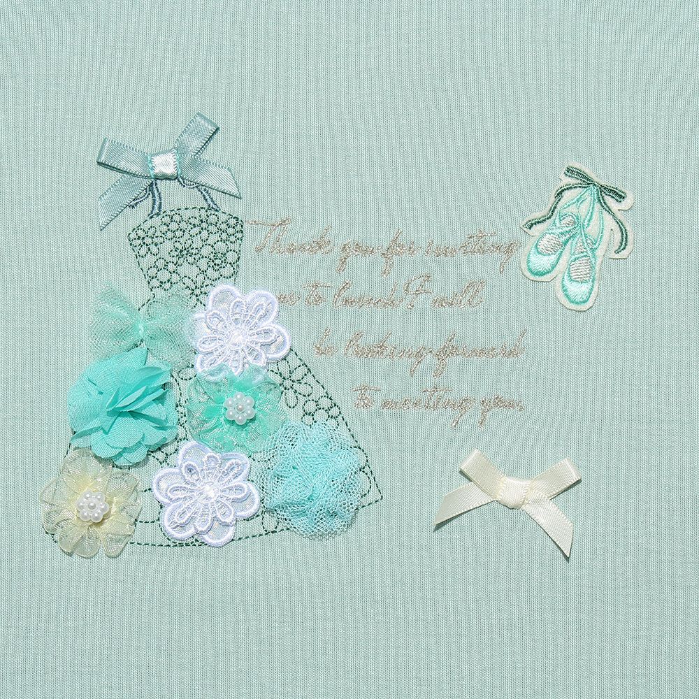 子供服 女の子 お花リボンドレスロゴ刺繍バレエシューズTシャツ グリーン(08) デザインポイント1