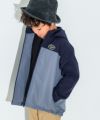子供服 男の子 フード　取り外し可能　ジップアップ　ポケット ウインドブレーカー ブルー(61) モデル画像アップ