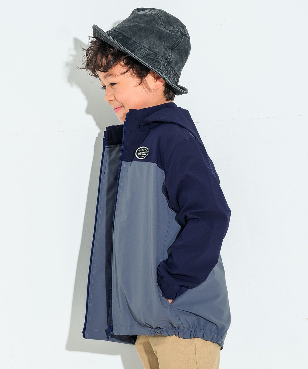 子供服 男の子 フード　取り外し可能　ジップアップ　ポケット ウインドブレーカー ブルー(61) モデル画像1