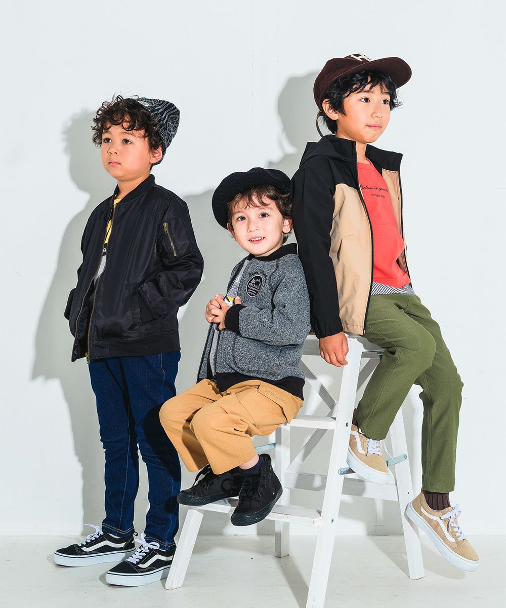 子供服 男の子 ロゴ　刺繍　ジップアップ　MA-1　ポケット　ナイロン　ブルゾン ブラック(00) モデル画像4