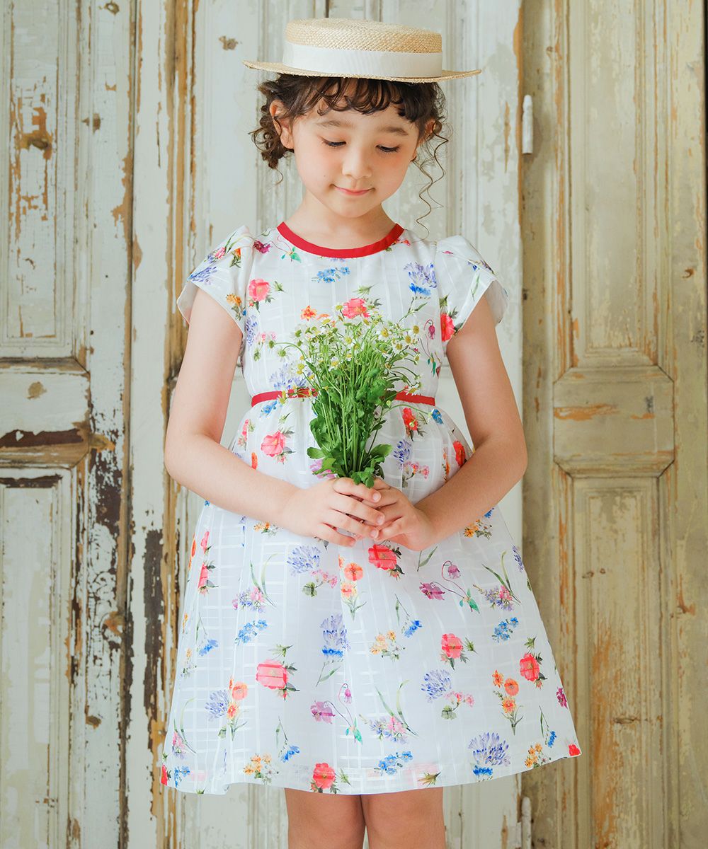 子供服 女の子 花柄 リボン ワンピース オフホワイト(11) モデル画像アップ