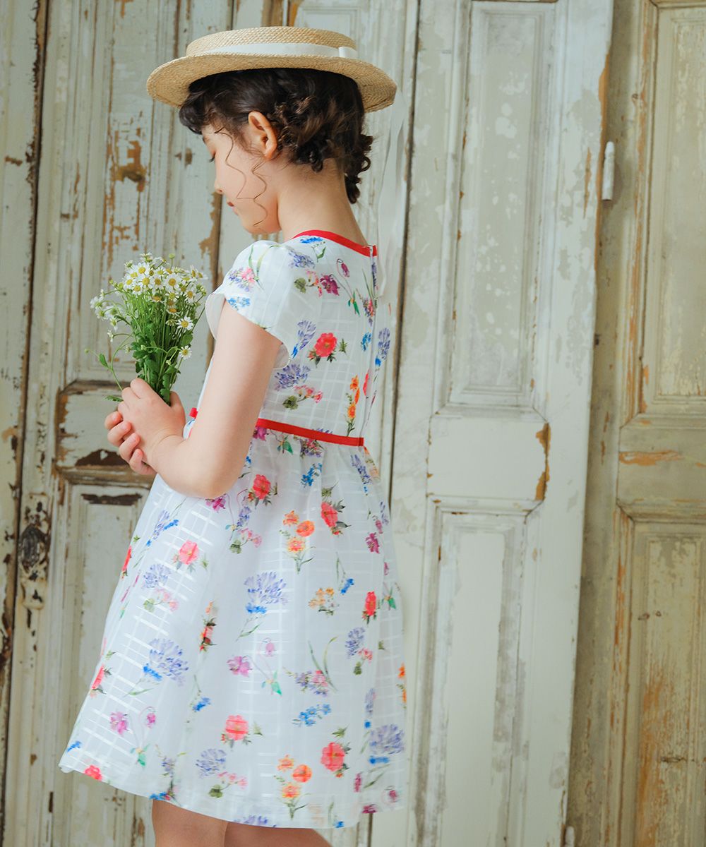 子供服 女の子 花柄 リボン ワンピース オフホワイト(11) モデル画像3