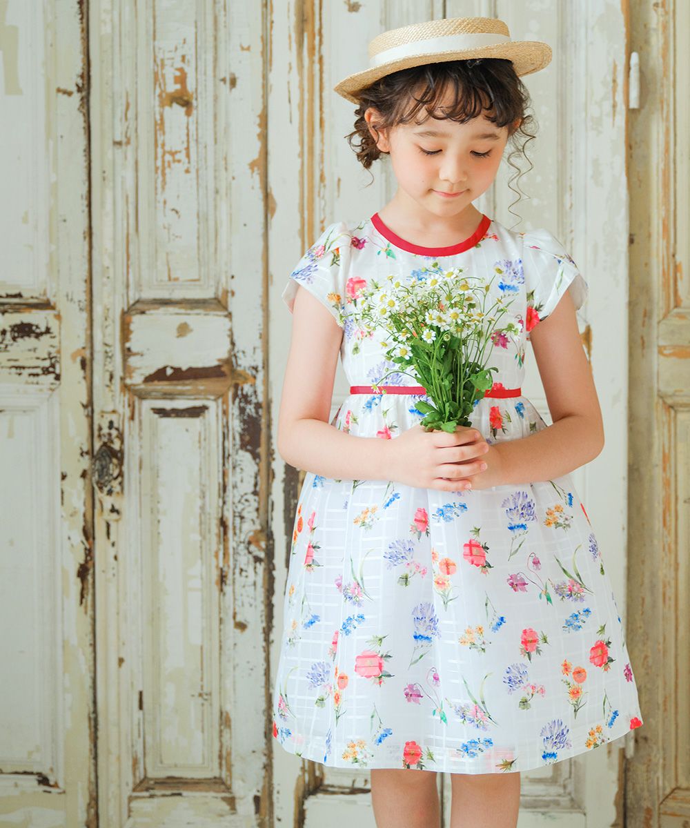 子供服 女の子 花柄 リボン ワンピース オフホワイト(11) モデル画像4