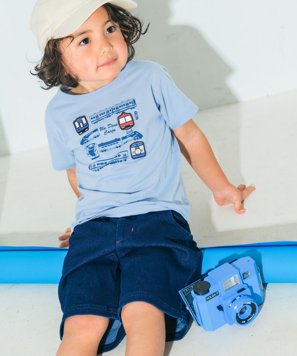 ベビー服 男の子 乗り物 プリント ＆ ワッペン ロゴ 綿100％ Tシャツ ブルー(61) モデル画像アップ