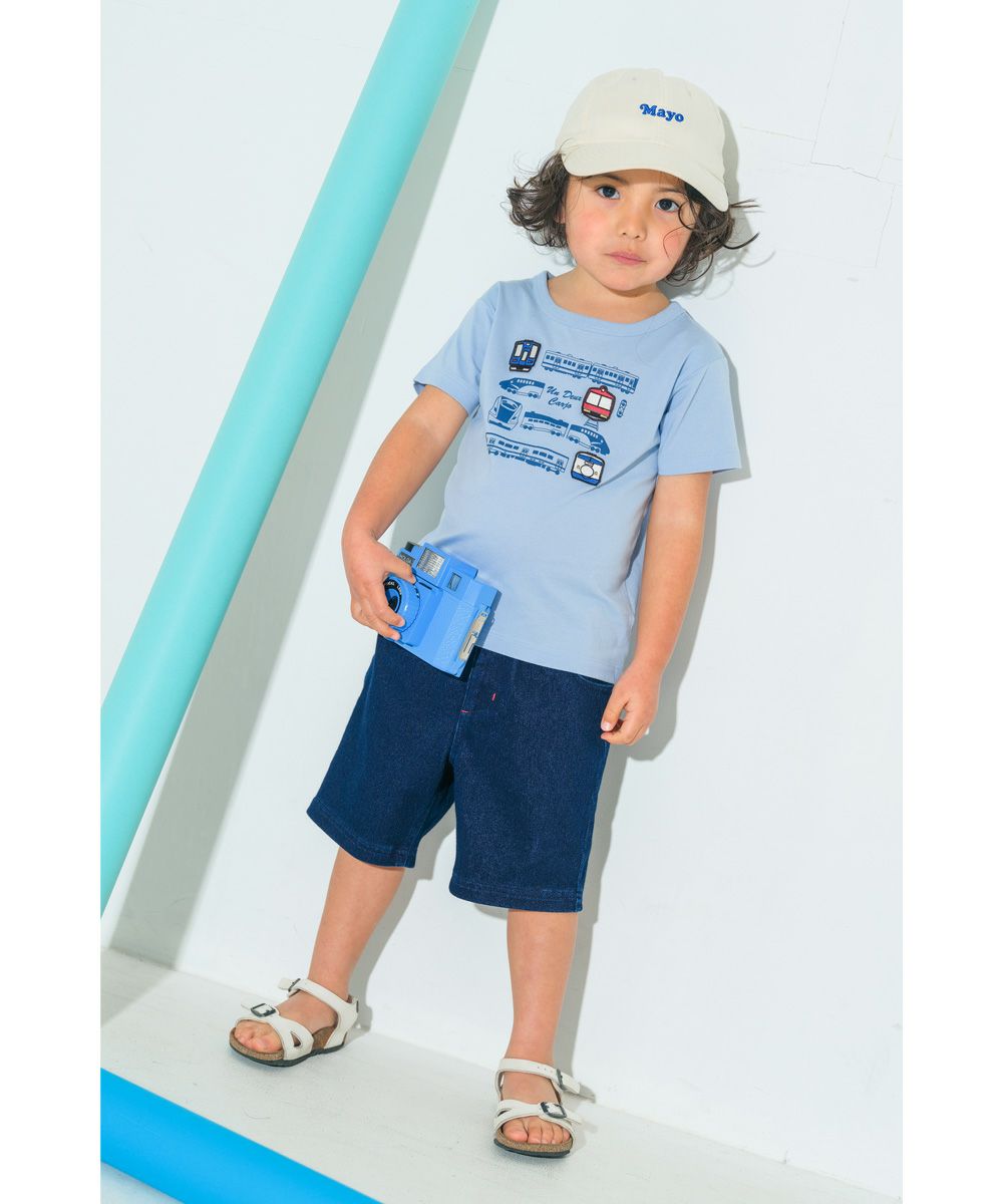 ベビー服 男の子 乗り物 プリント ＆ ワッペン ロゴ 綿100％ Tシャツ ブルー(61) モデル画像全身