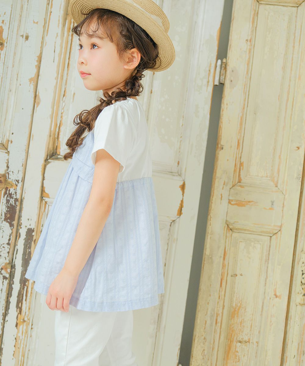 子供服 女の子 リボンつき ドビー織り ストライプ模様 重ね着風 Tシャツ ブルー(61) モデル画像2