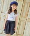 子供服 女の子 貝殻 帽子 ロゴ プリント フレアースリーブ ドッキングワンピース オフホワイト(11) モデル画像全身