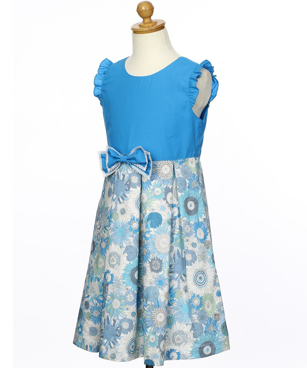 子供服 女の子 リバティプリント使用 花柄 取り外しリボンつきワンピース ブルー(61) トルソー斜め