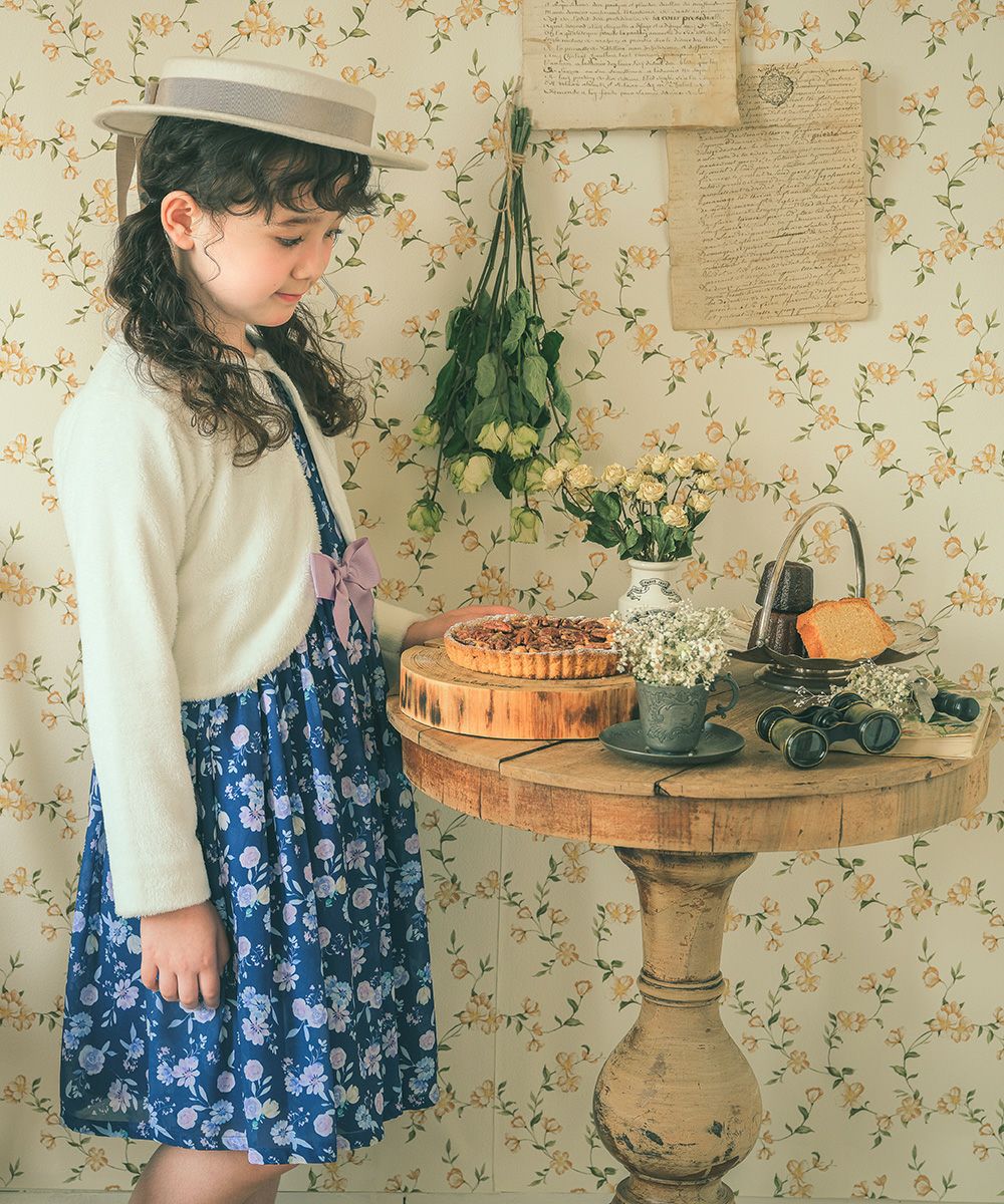 子供服 女の子 ボアボレロ オフホワイト(11) モデル画像アップ