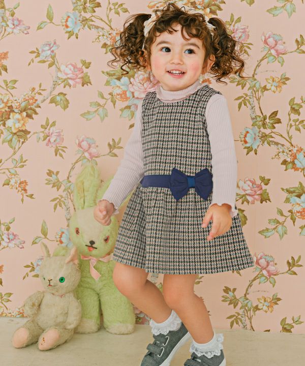 ベビー服 女の子 千鳥チェック柄 リボンつき ワンピース ネイビー(06) モデル画像アップ