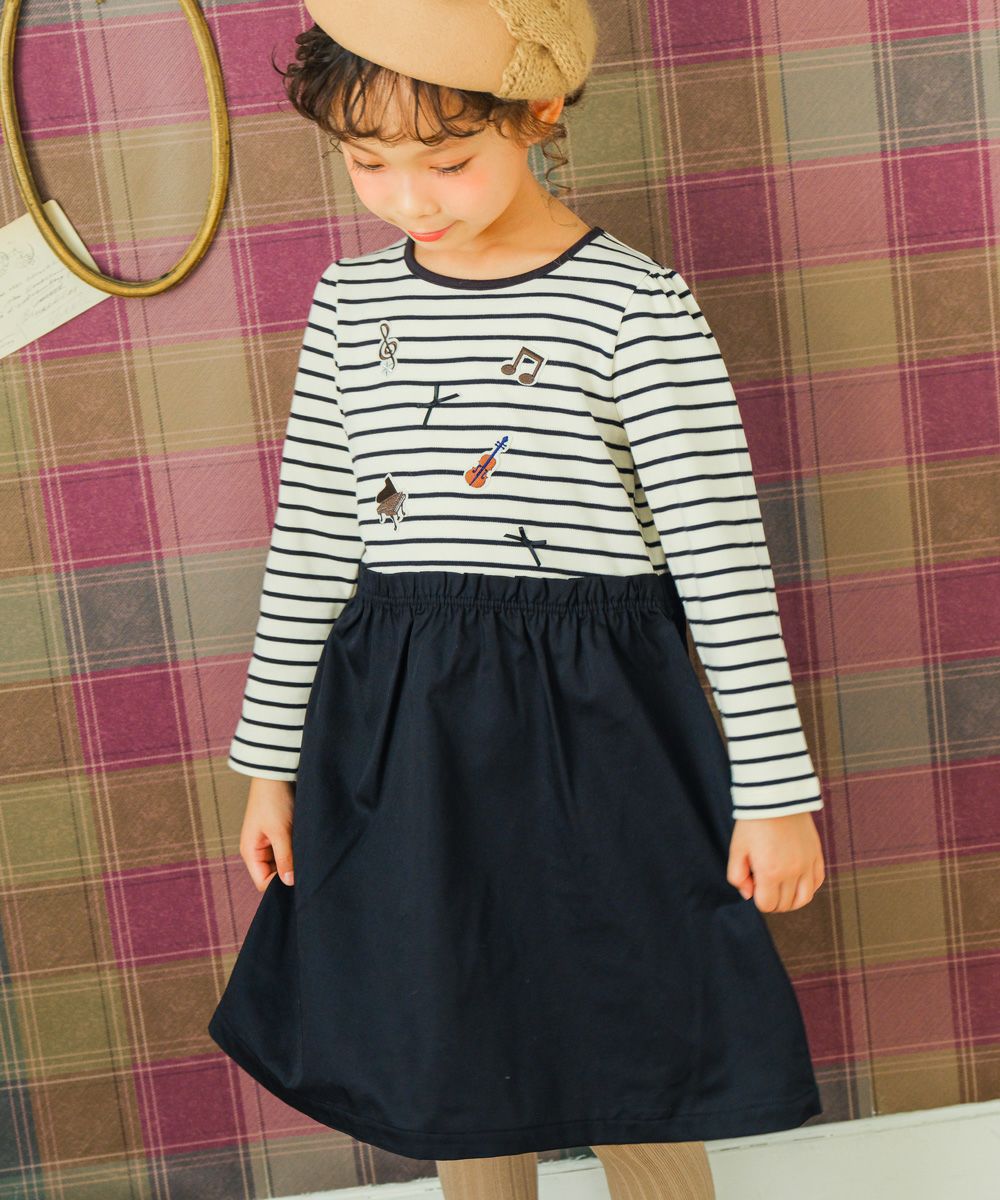 ベビー服 女の子 音楽会モチーフ ボーダー柄 ドッキングワンピース ホワイト×ブラック(10) モデル画像2