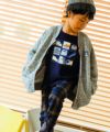 ベビー服 男の子 電車ワッペン＆プリント 乗り物シリーズTシャツ ネイビー(06) モデル画像3