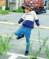 子供服 男の子 ロゴ刺繍 トリコロール トレーナー ベージュ(51) モデル画像3