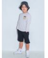 ベビー服 男の子 綿100％ ボーダー ロゴ ポケットつき Tシャツ ベージュ(51) モデル画像全身