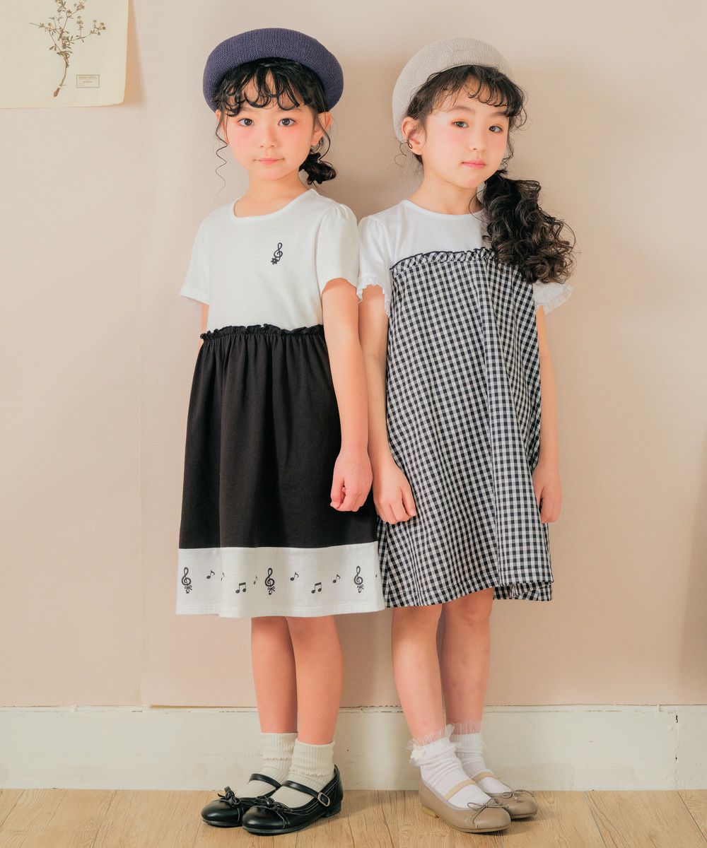 ベビー服 女の子 綿100％ 音符 プリント ドッキングワンピース ホワイト×ブラック(10) モデル画像3