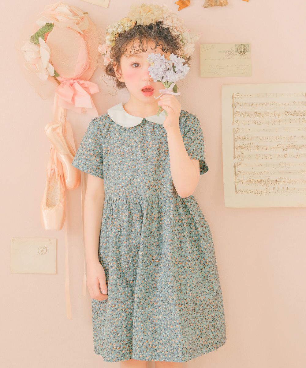 子供服 女の子 花柄 ギャザー 襟付き ワンピース グリーン(08) モデル画像1