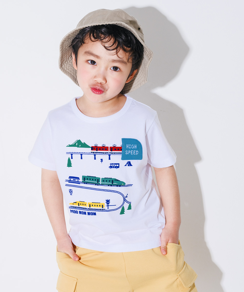 ベビー服 男の子 綿100％ 電車＆トンネル ワッペン Tシャツ オフホワイト(11) モデル画像アップ