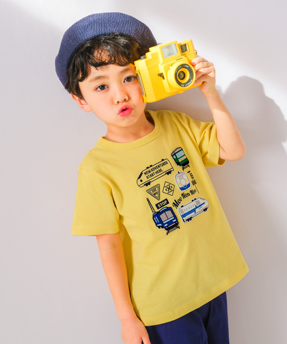 ベビー服 男の子 綿100％ 電車 乗り物 刺繍ワッペン Tシャツ イエロー(04) モデル画像全身