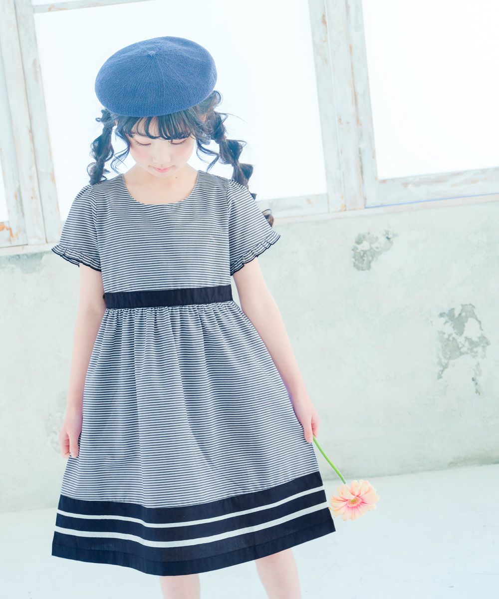 子供服 女の子 発表会 結婚式 ボーダー柄 フリル袖 ワンピース ネイビー(06) モデル画像1
