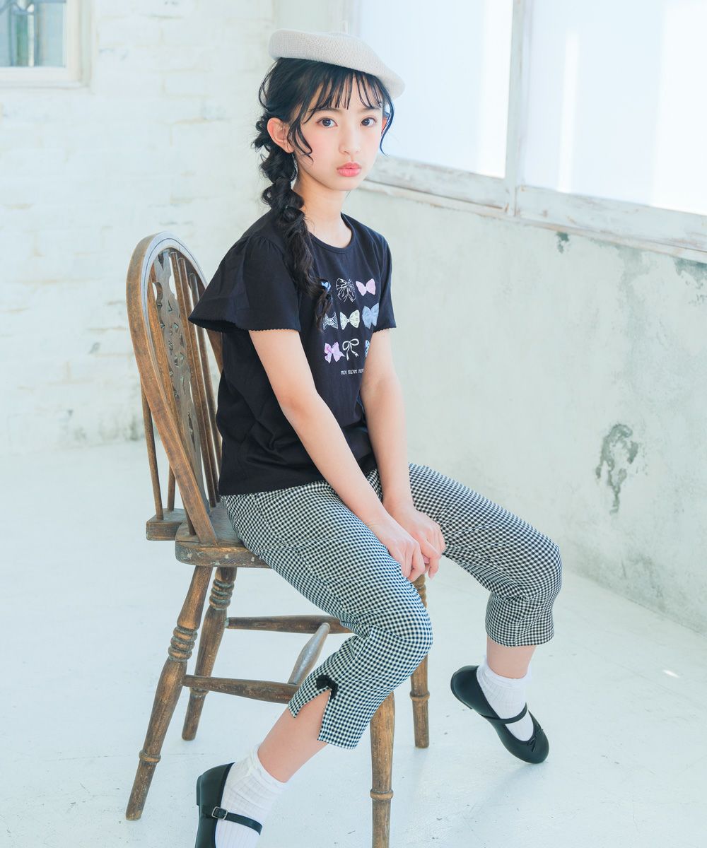 子供服 女の子 綿100％ リボンモチーフ ロゴ Tシャツ ブラック(00) モデル画像2