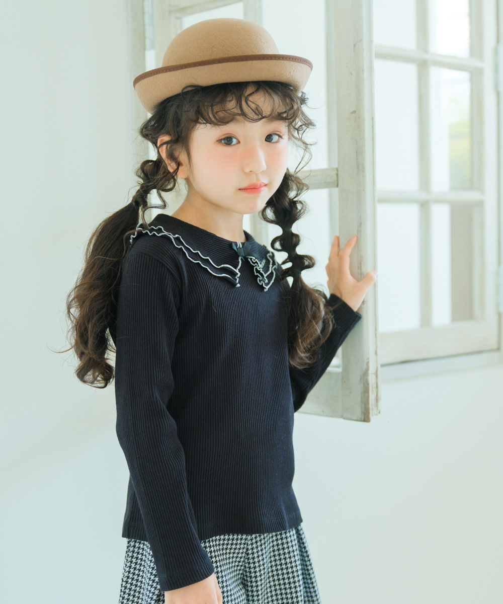 子供服 女の子 【TIME SALE】フリル襟 リブ Tシャツ ブラック(00) モデル画像全身