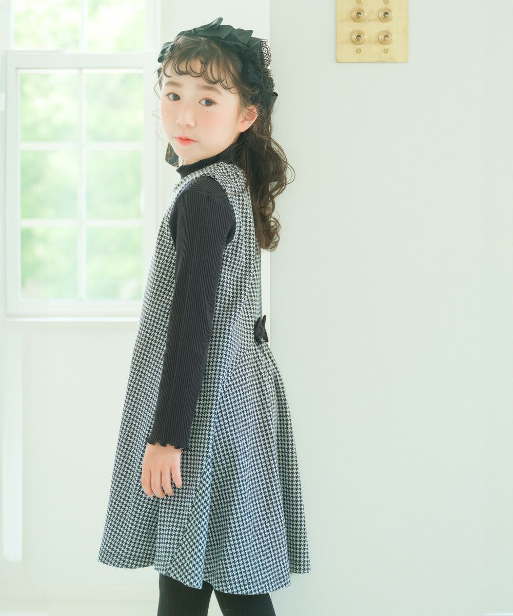 ベビー服 女の子 千鳥格子 後ろリボン付き ワンピース ホワイト×ブラック(10) モデル画像1