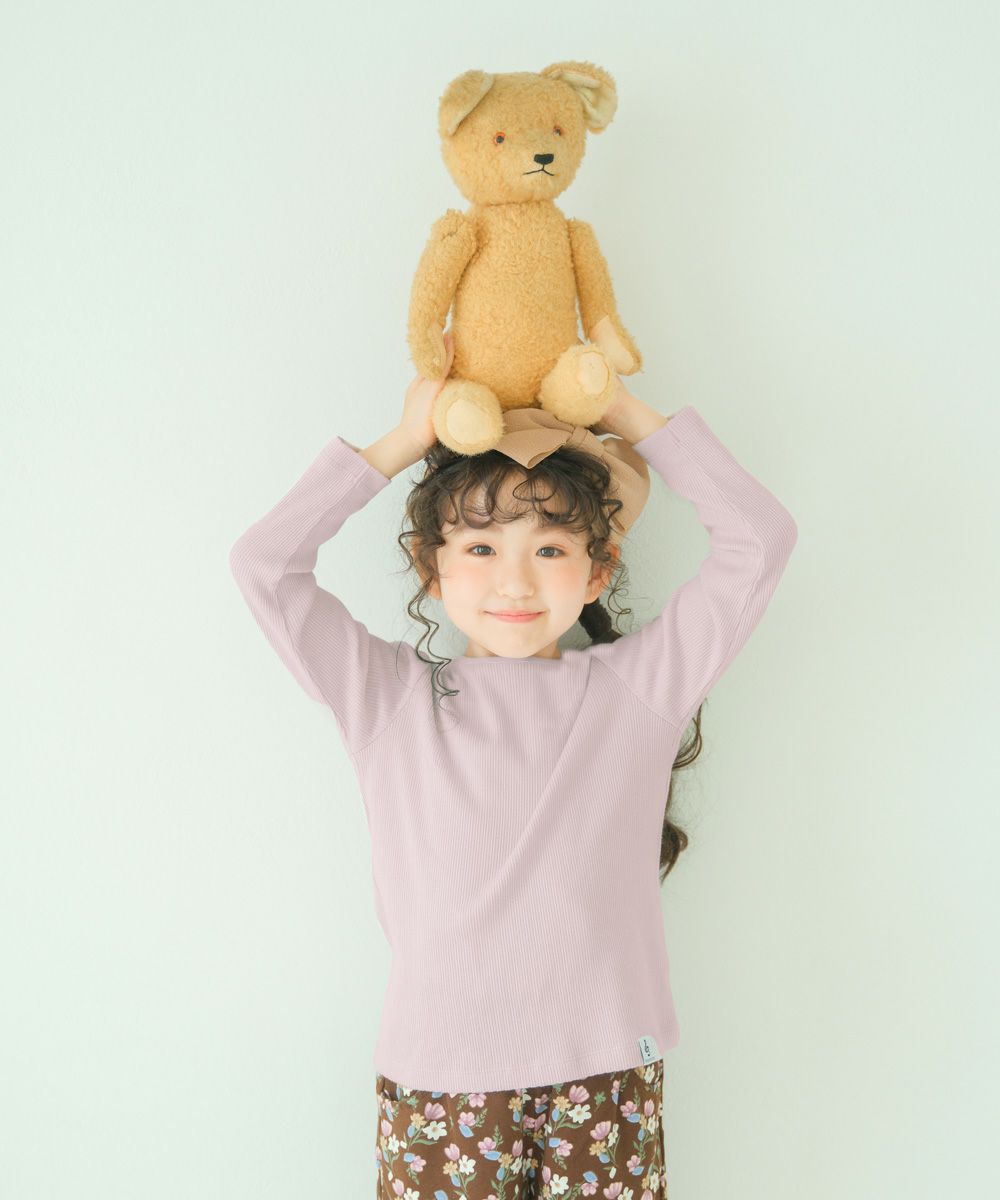 ベビー服 女の子 綿100％ リブ素材 長袖 Tシャツ ピンク(02) モデル画像アップ