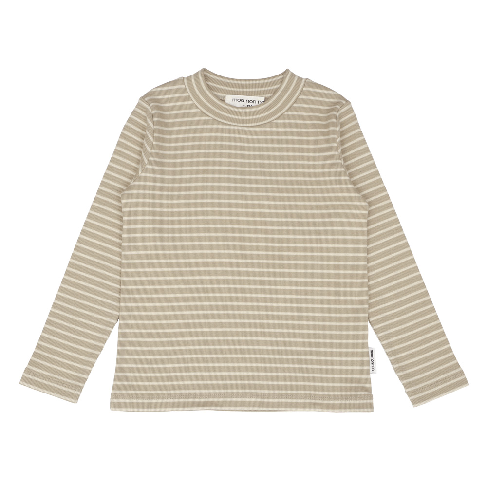 子供服 男の子 クルーネック 長袖 Tシャツ アイボリー(12) モデル画像アップ