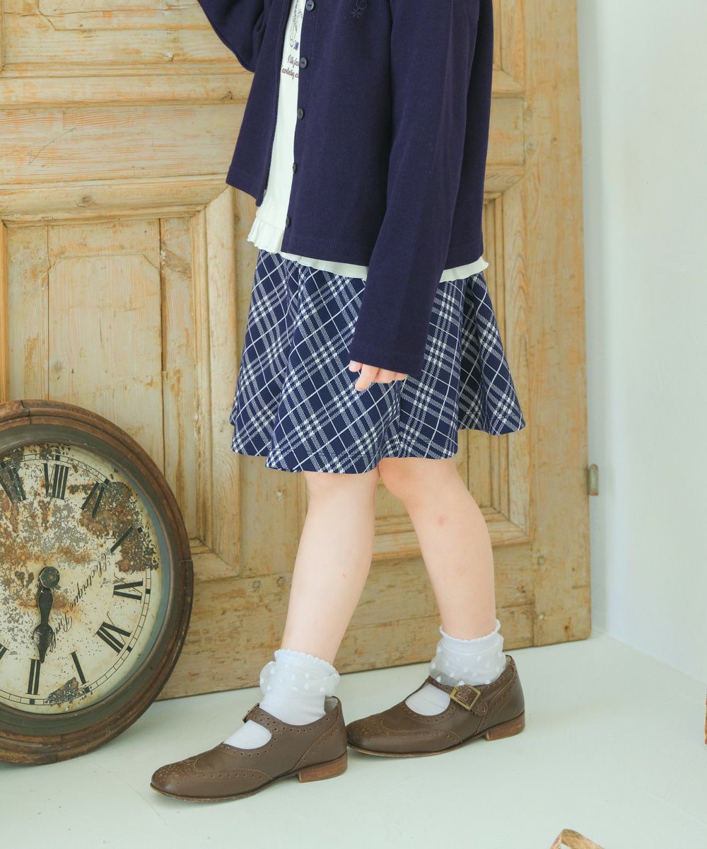 子供服 女の子 チェック柄 フレア キュロットパンツ ネイビー(06) モデル画像3
