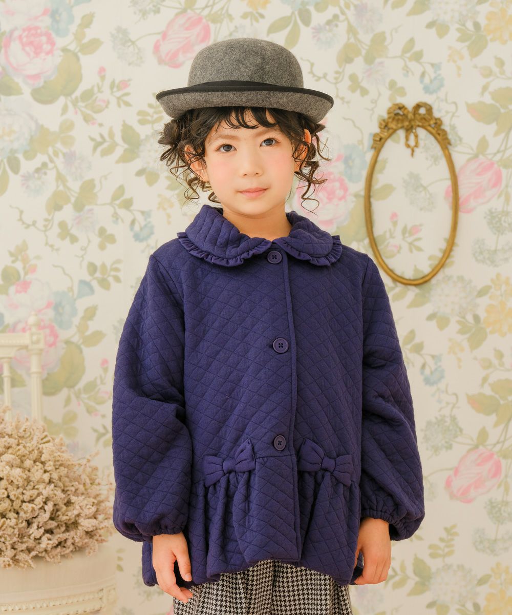 ベビー服 女の子 こども服 キッズ ジュニア キルティング フリル リボン ボタン ネイビー(06) モデル画像アップ