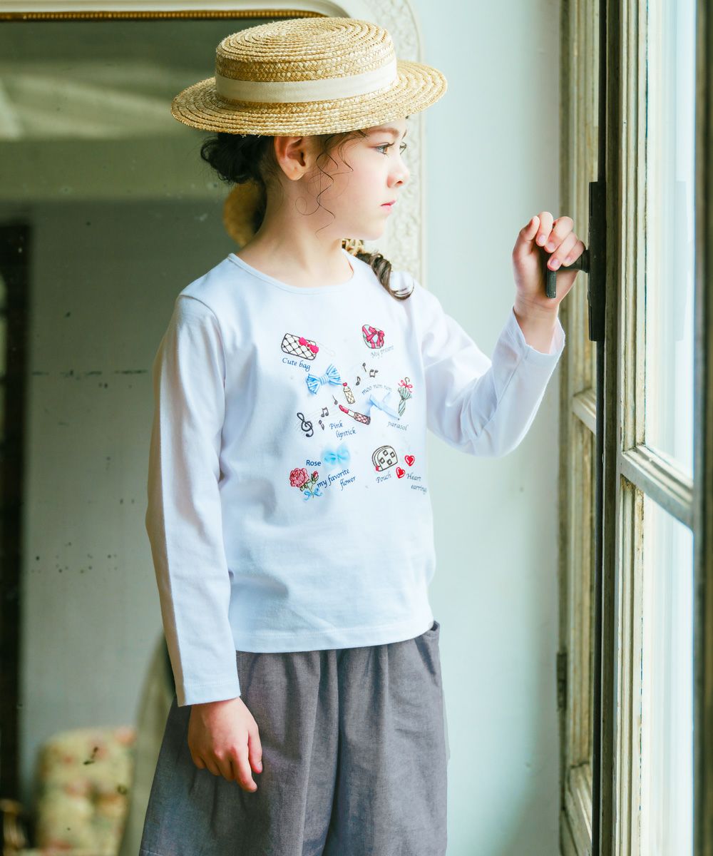 子供服 女の子 五線譜 刺繍 ＆ 小物 モチーフ 長袖Tシャツ オフホワイト(11) モデル画像アップ