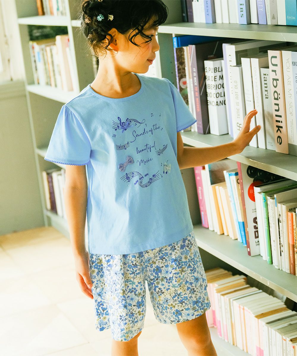 子供服 女の子 綿100％ フレア 花柄 キュロットパンツ ブルー(61) モデル画像1