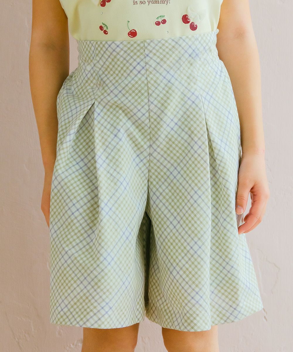 子供服 女の子 綿100% チェック柄キュロットパンツ グリーン(08) モデル画像アップ