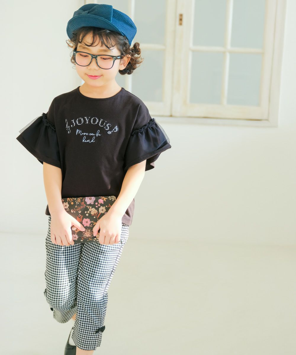 子供服 女の子 ロゴアップリケ チュール 半袖 Tシャツ ブラック(00) モデル画像全身