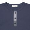 子供服 男の子 切り替え ストライプ 飾りボタン Tシャツ ネイビー(06) デザインポイント1