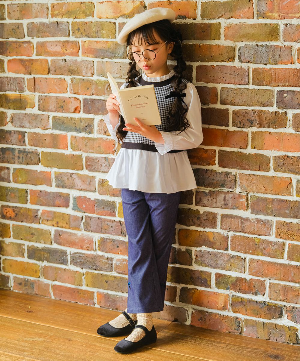 ベビー服 女の子 千鳥柄 音符刺繍 重ね着風Tシャツ ホワイト×ブラック(10) モデル画像全身