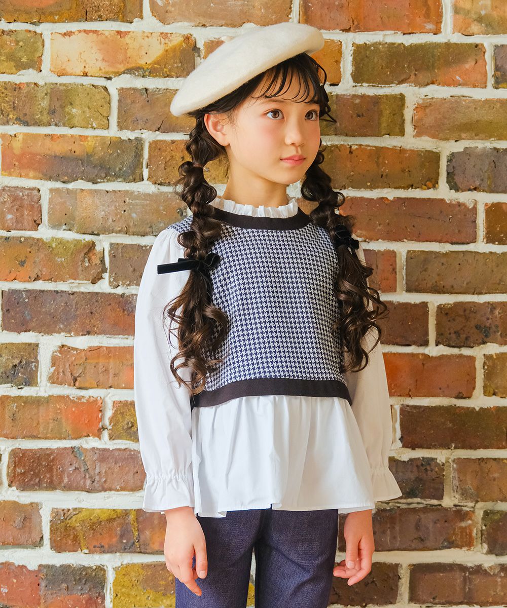 ベビー服 女の子 千鳥柄 音符刺繍 重ね着風Tシャツ ホワイト×ブラック(10) モデル画像1