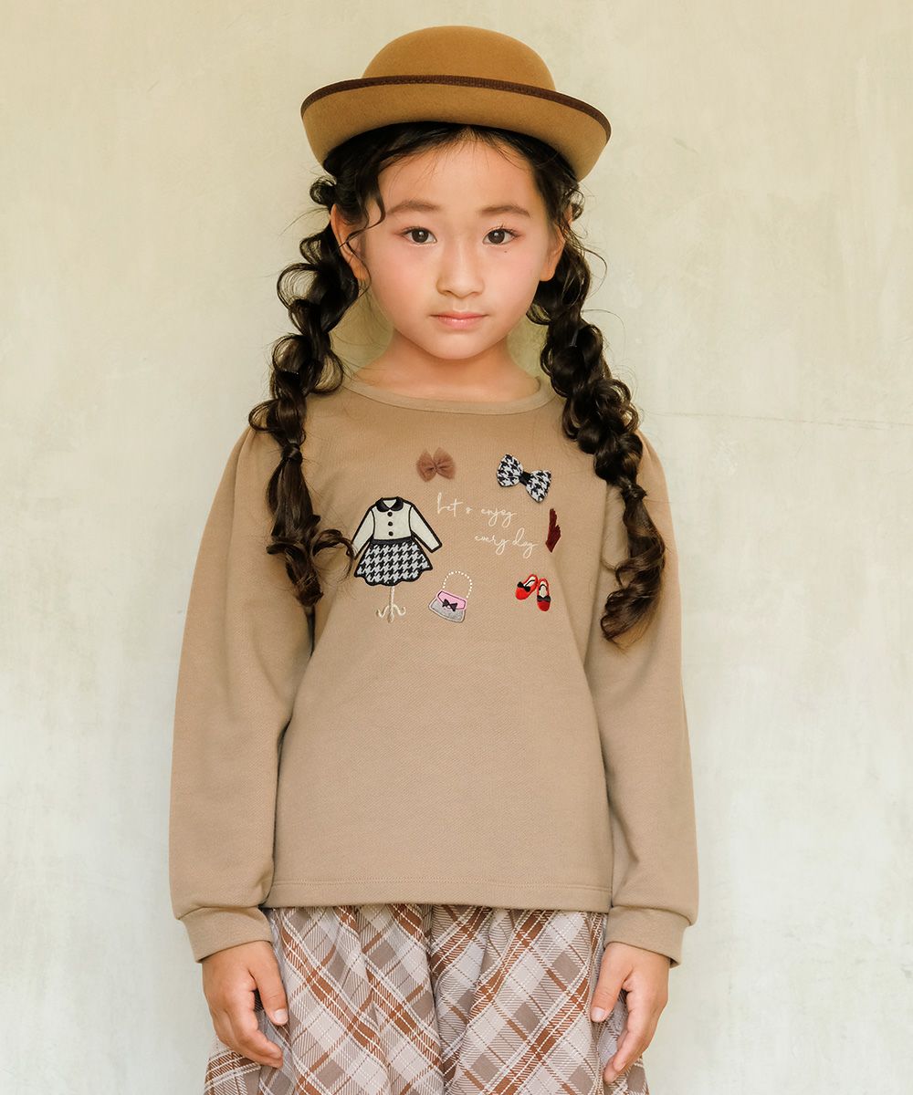 ベビー服 女の子 リボンつき お洋服アップリケ 裏毛トレーナー ベージュ(51) モデル画像アップ