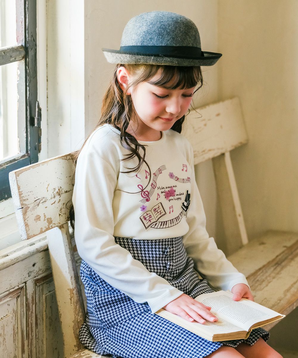 ベビー服 女の子 子ども服 キッズ ジュニア ピアノ 音符 刺? リボン つき カットソー ロンT オフホワイト(11) モデル画像アップ