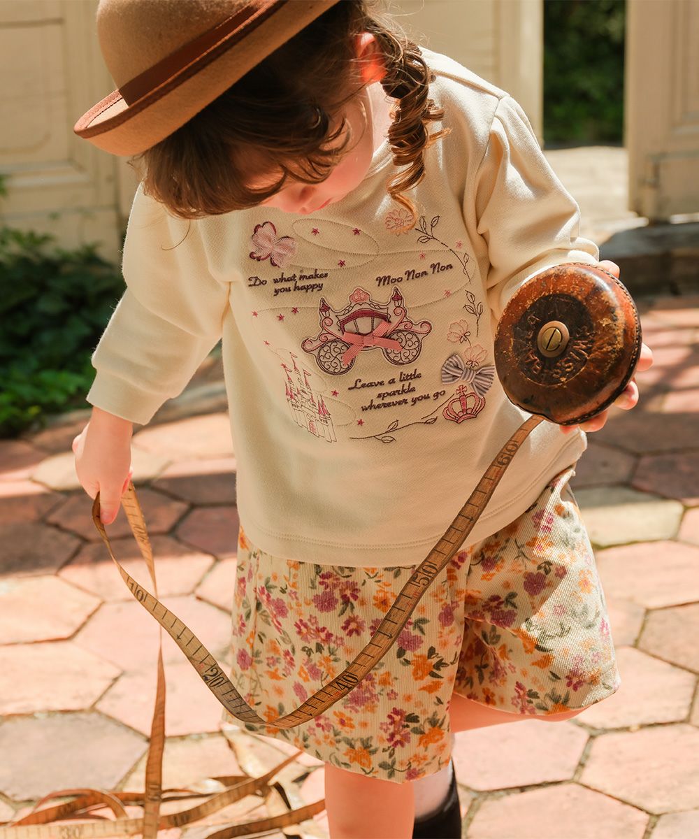ベビー服 女の子 子ども服 キッズ 馬車 お城 ロゴ お花 刺繍 リボン 付き 裏毛 アイボリー(12) モデル画像1